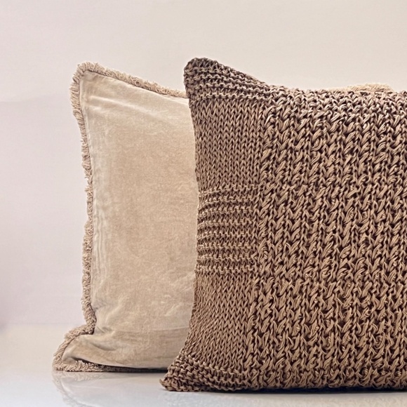 Pottery Barn Calla Throw Pillow Cover NWOT - Picture 8 of 8